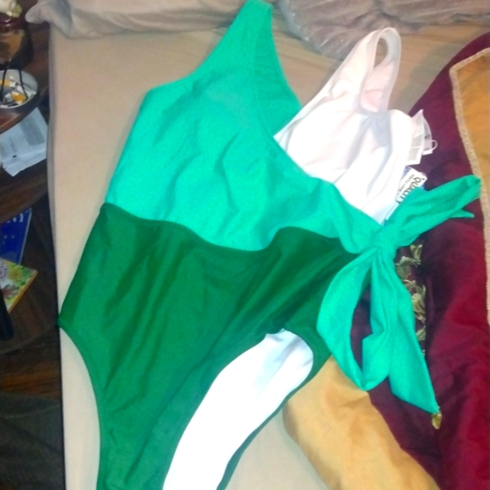 womans bathing suit
